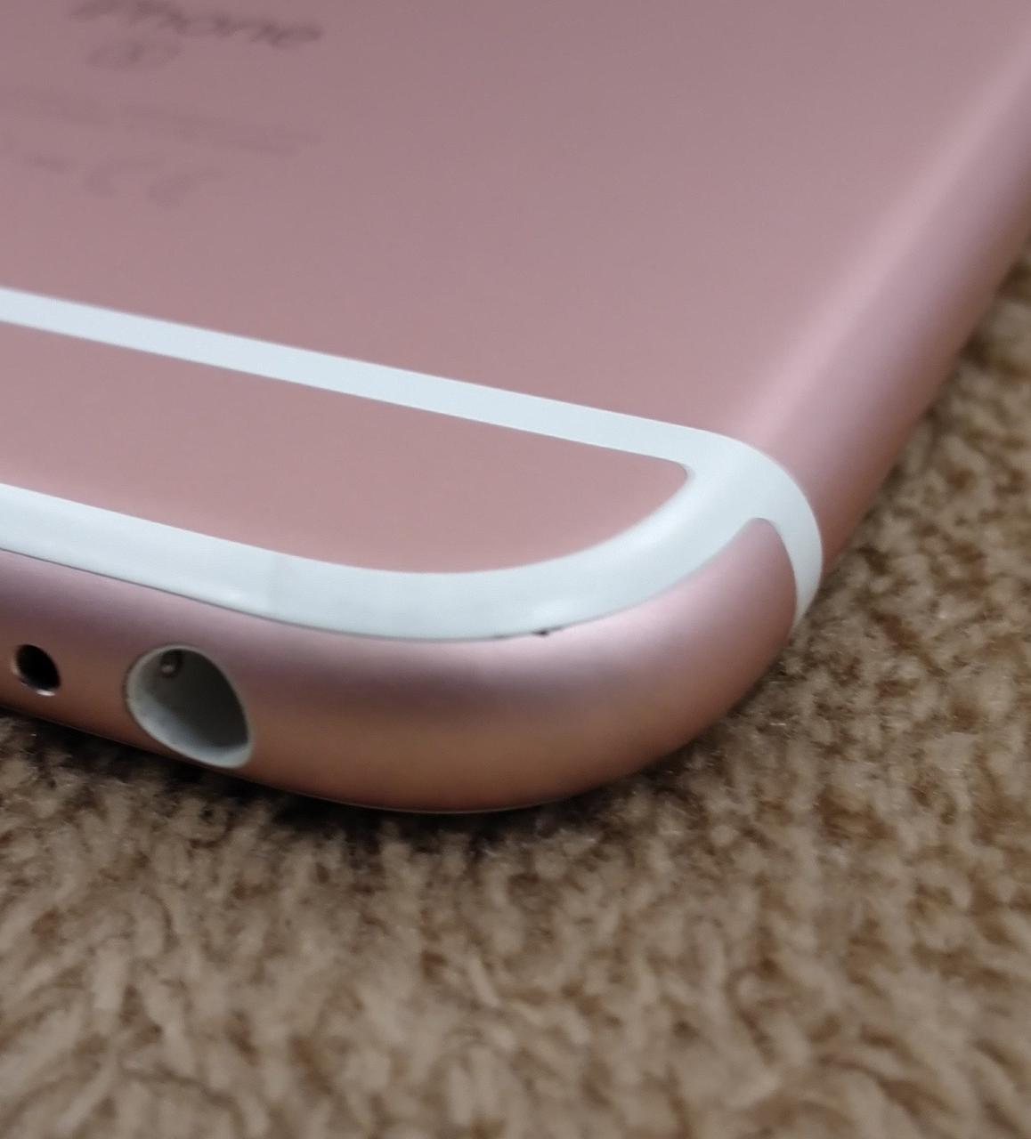 汚れ、キズがあります。