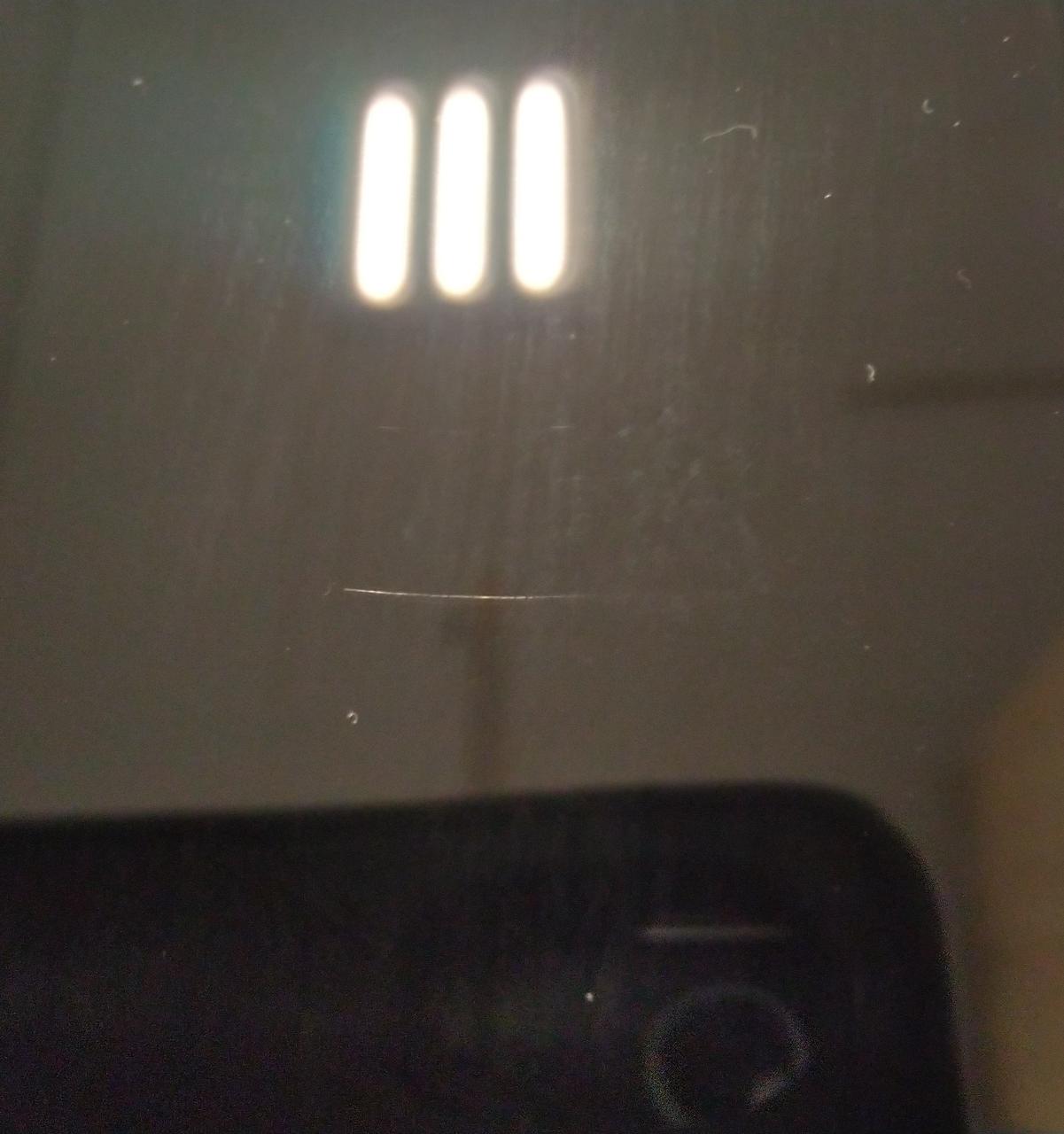 横線のキズがあります。