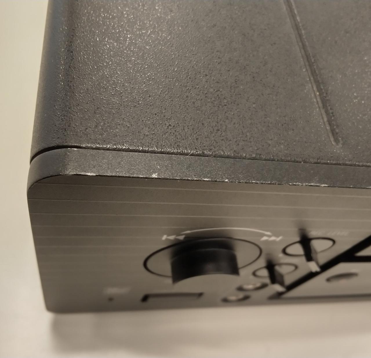 キズがあります。