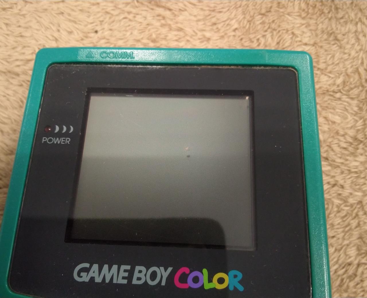 液晶の中央部にホコリがあります。