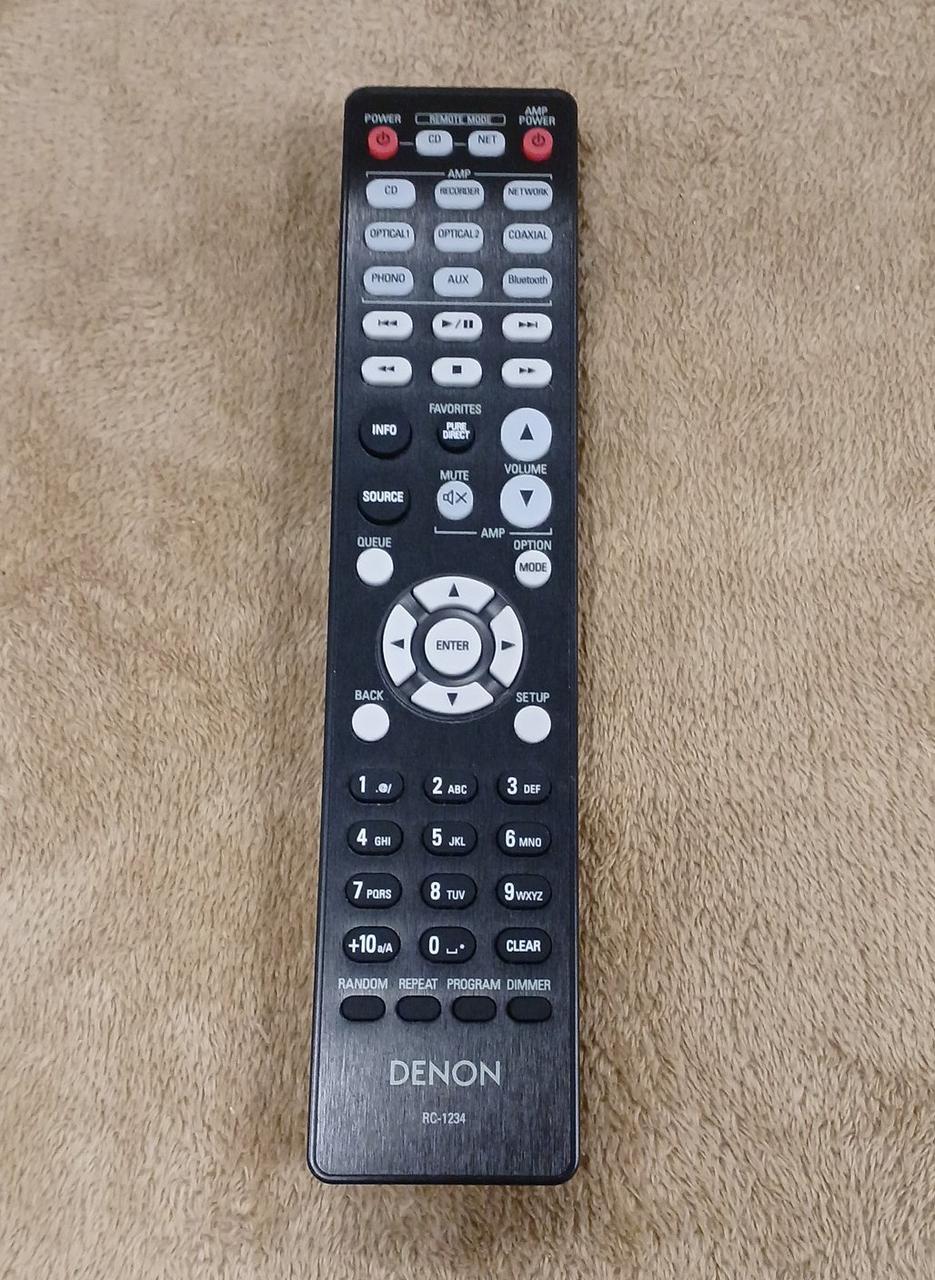 付属品はリモコンのみです