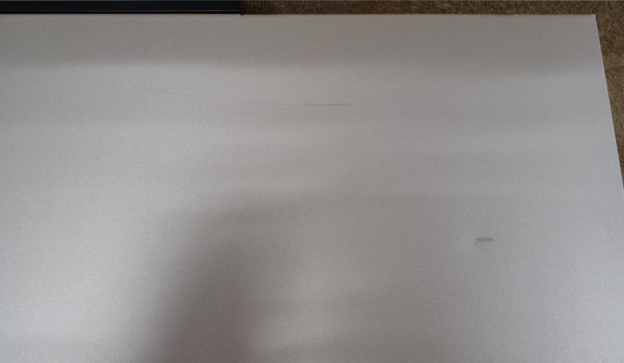 擦り傷、凹み傷あります