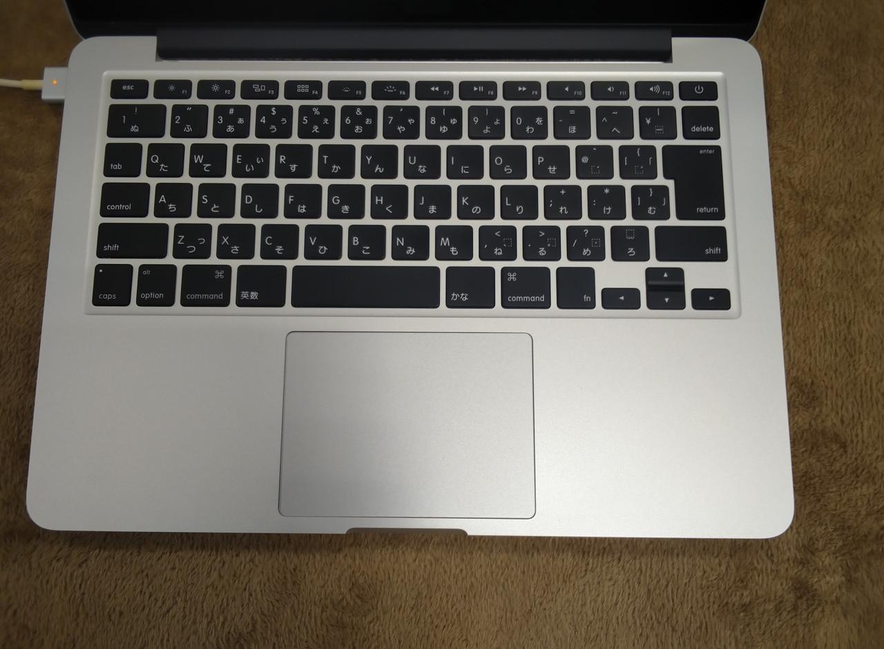 キズは見られません。