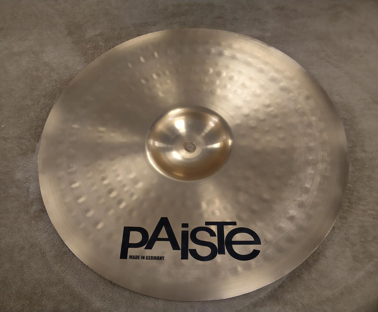 全体的に汚れがあります。