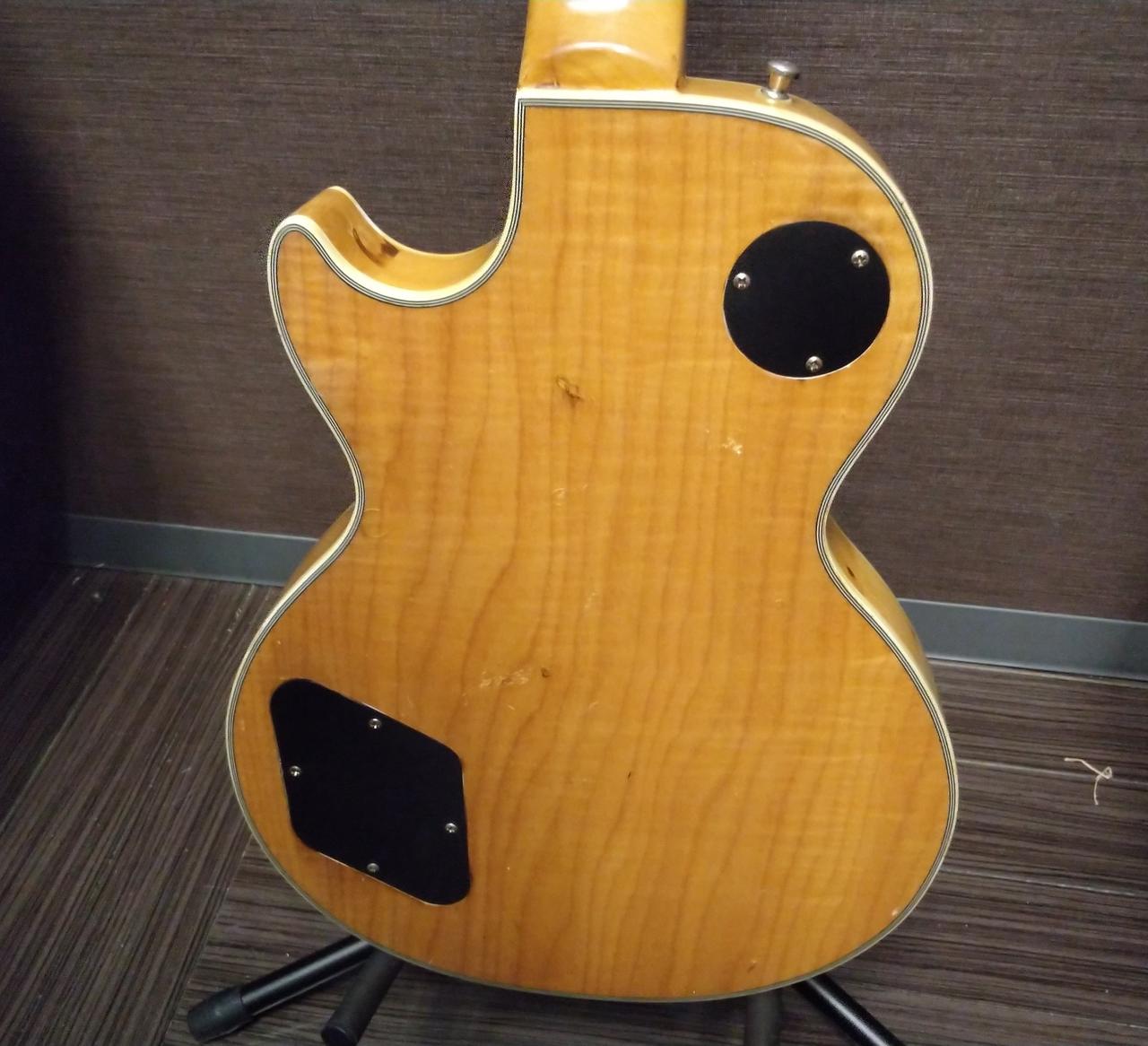 キズの上から塗装してます。