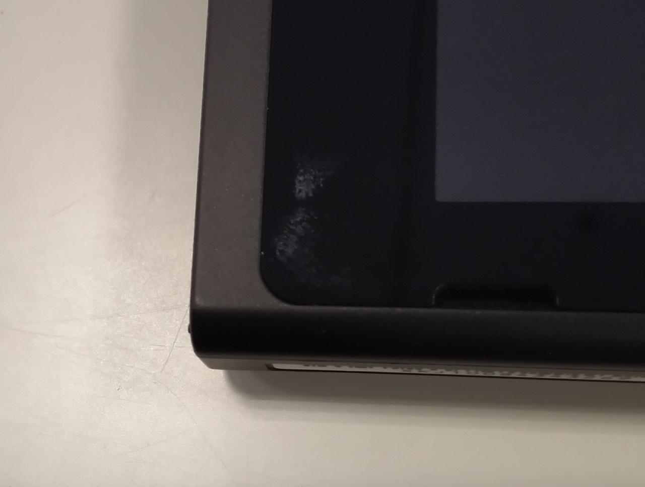 すり傷があります。