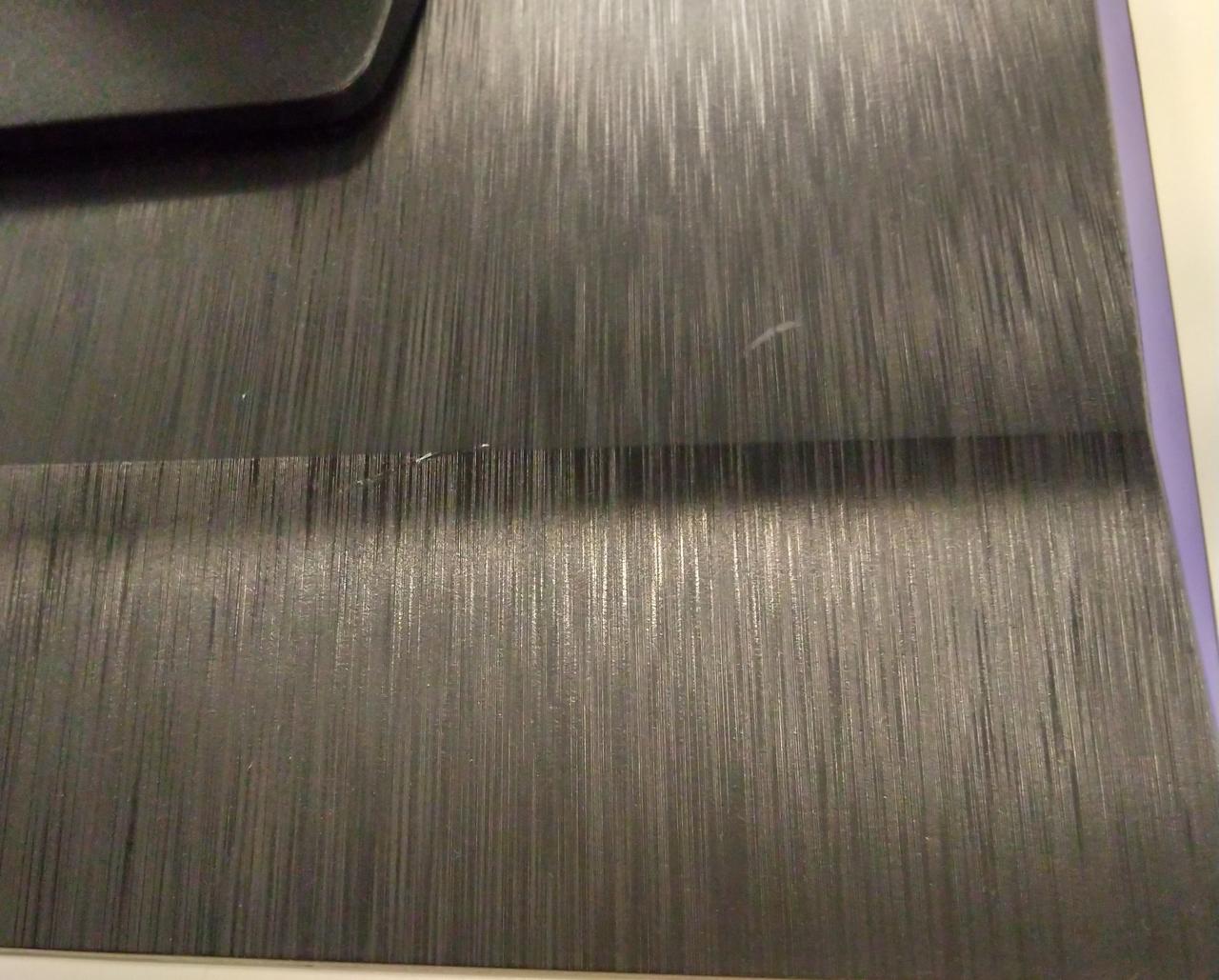 キズがあります。