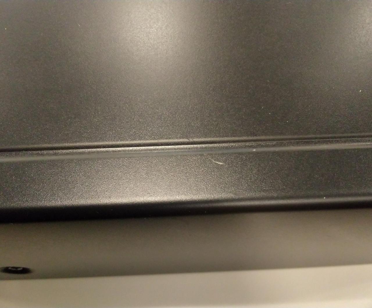 キズがあります。