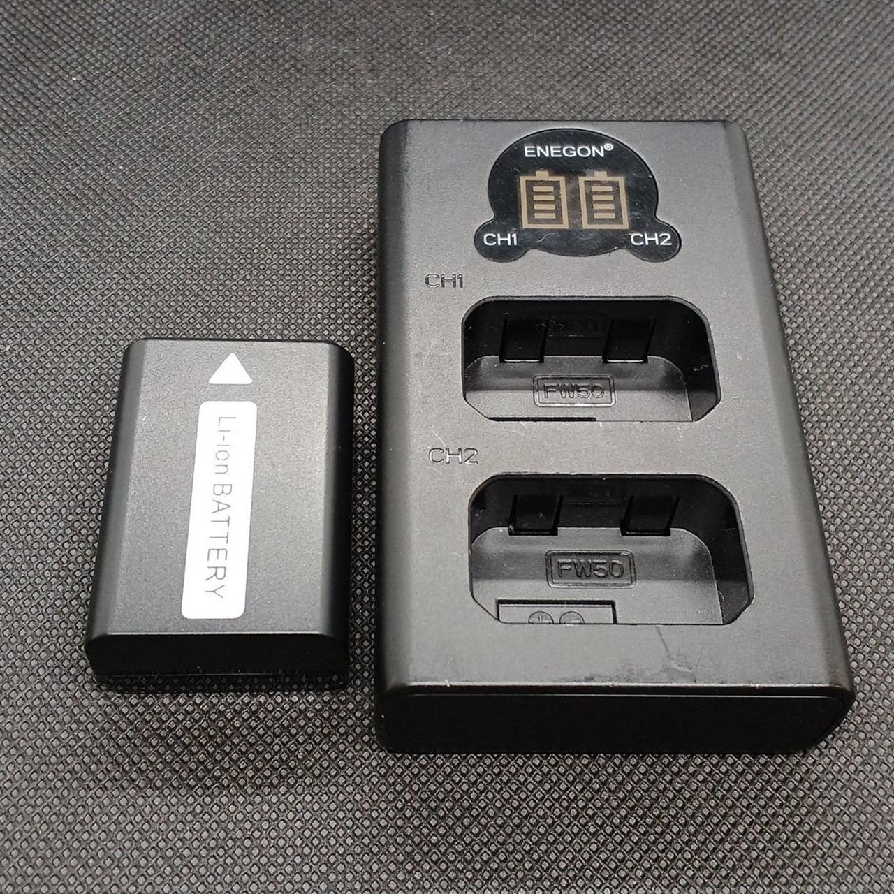 バッテリー、チャージャーは互換品です。