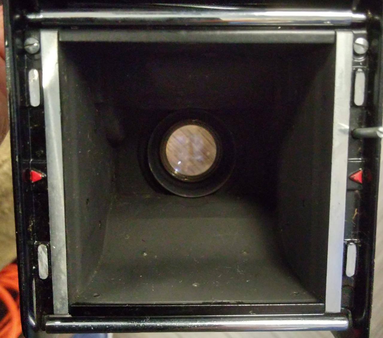 レンズにカビがあります。