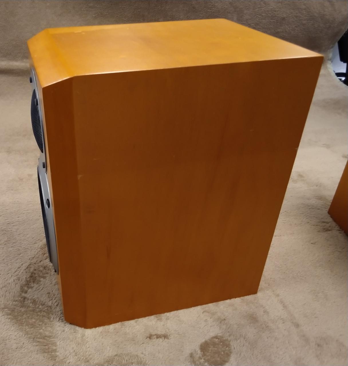 側面にもキズがあります。