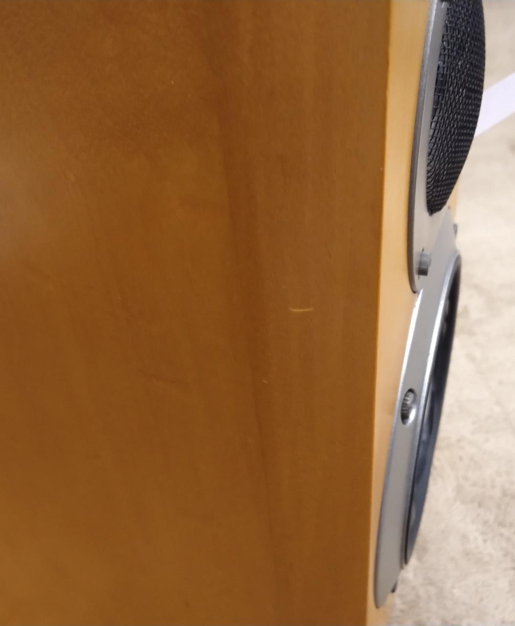 キズがあります。