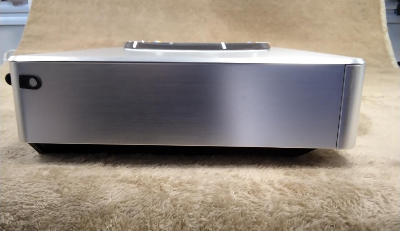 小さなキズがあります。