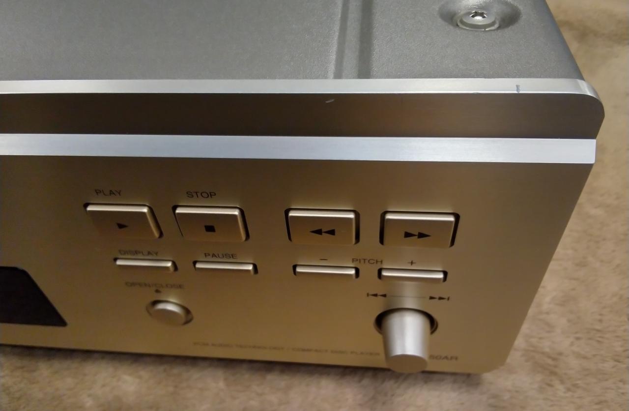 キズがあります。