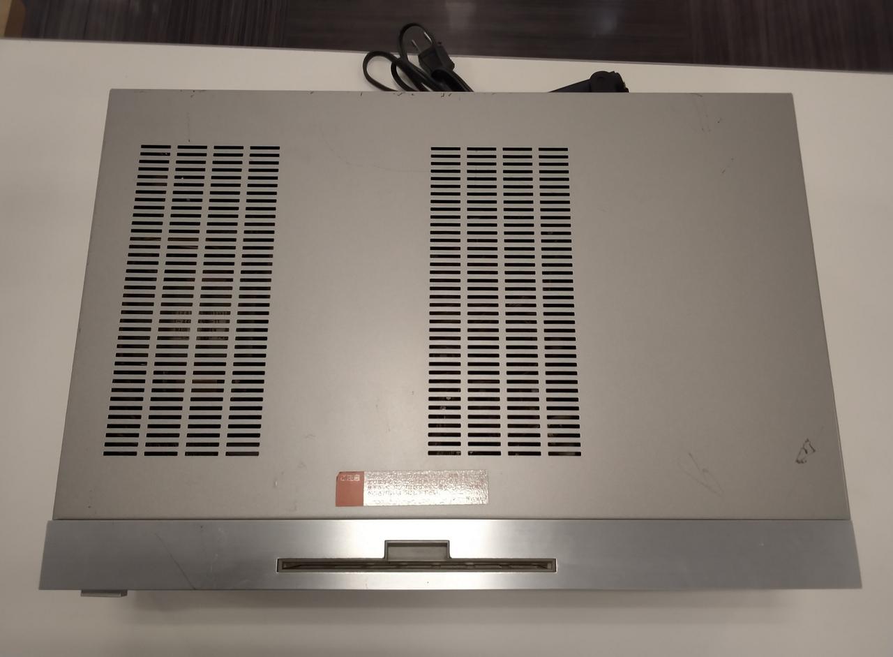 キズがあります。