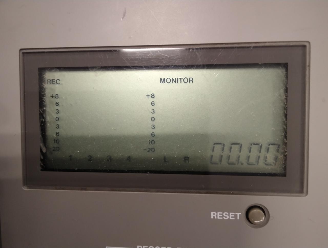チリが入ってます。