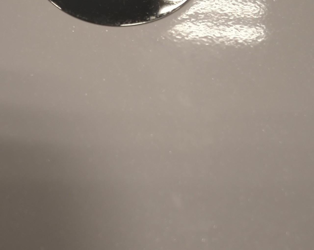 擦りキズがあります。