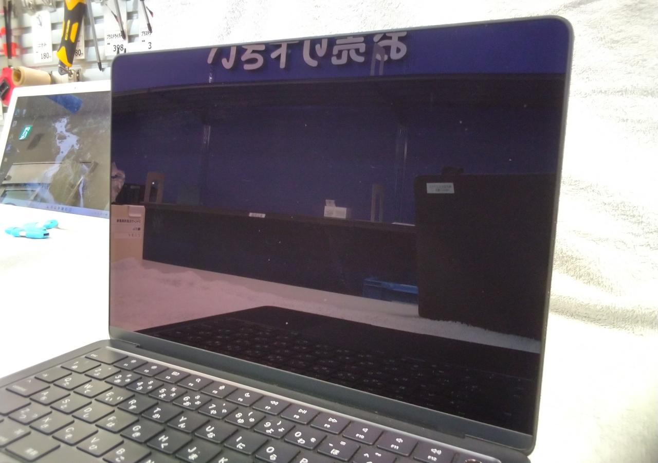 液晶画面にキズはありません。