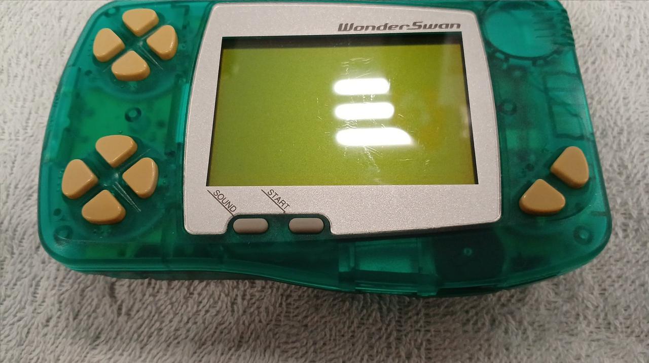 液晶にキズあります