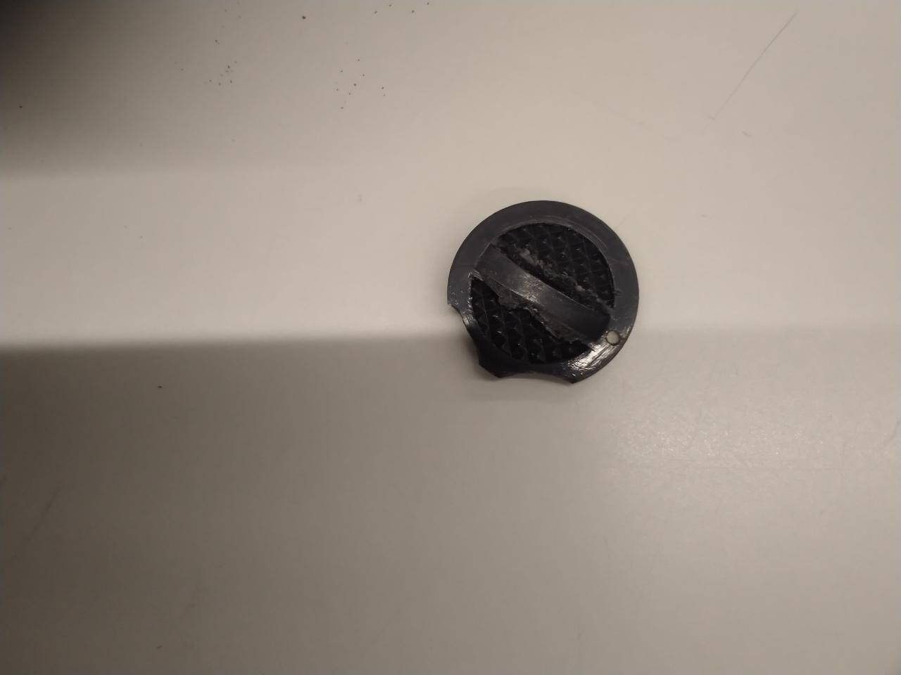 破損すた、フタです。