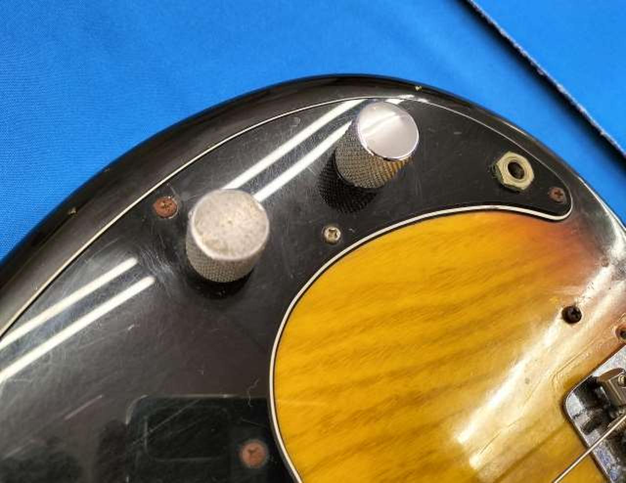 ツマミは一つ交換されている様です