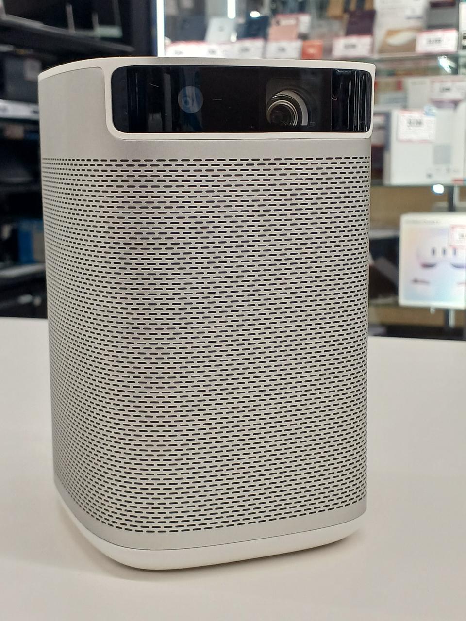 F/J　モバイルプロジェクター　Harman Kardon d4f70b20ae08baa91175811c4f952f