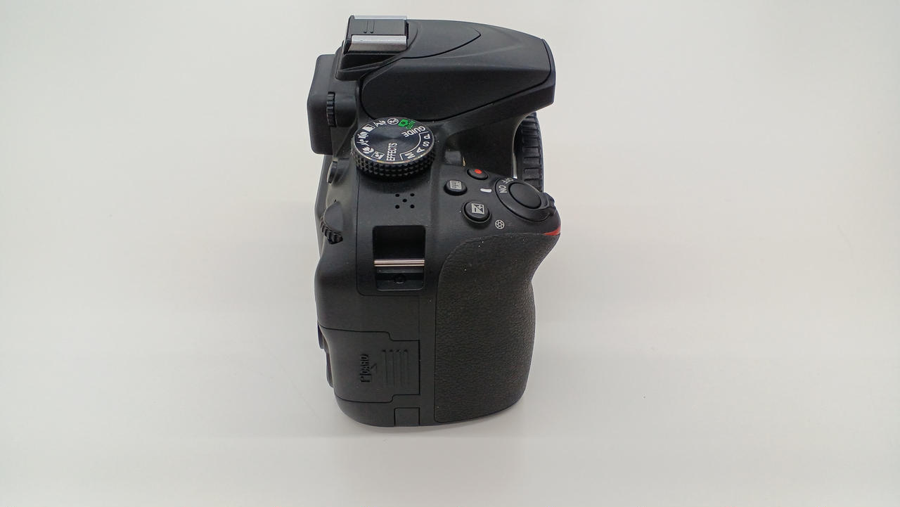 Nikon D3400 デジタル一眼レフカメラセット売り‼️ ニコン デジタル一眼 Nikon D3400 レンズキット レッド 中古