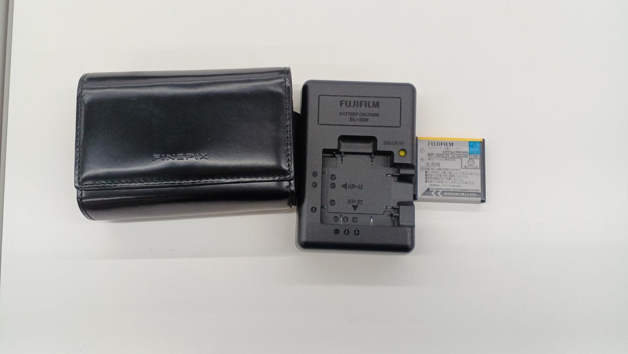 美品　富士フィルム　デジカメ 富士フイルム デジカメ FX-XP140 Y イエロー SDカードセット