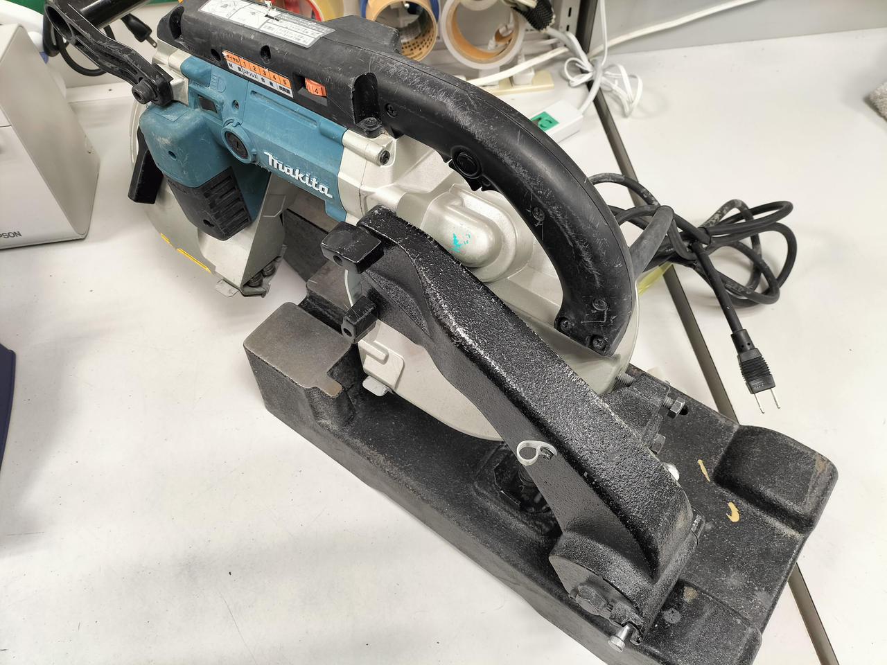 MAKITA 型番：2107F ポータブルバンドソー