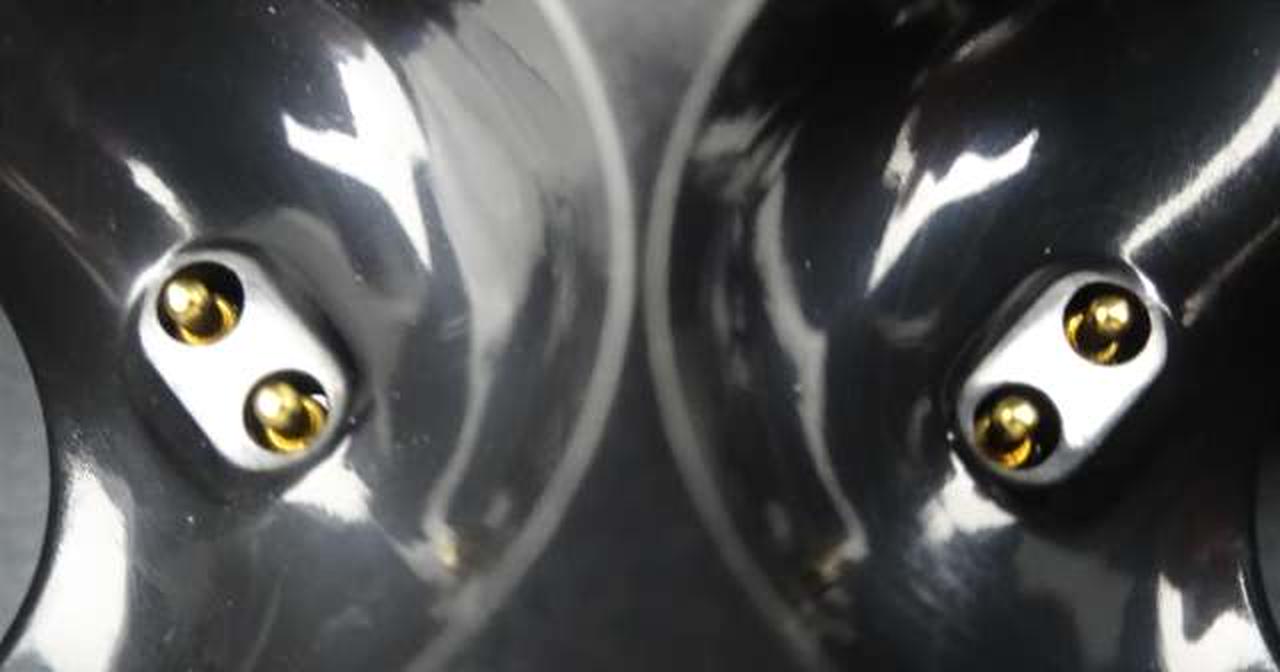 ケース充電端子