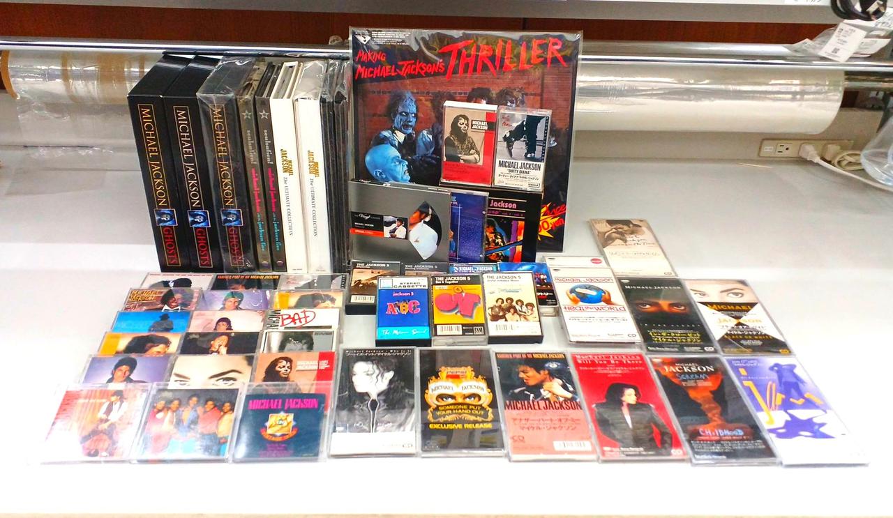 マイケルジャクソン/各種DVD/バラ売り可 MICHAEL JACKSON THE ULTIMATE COLLECTION DVD Set Trunk Case