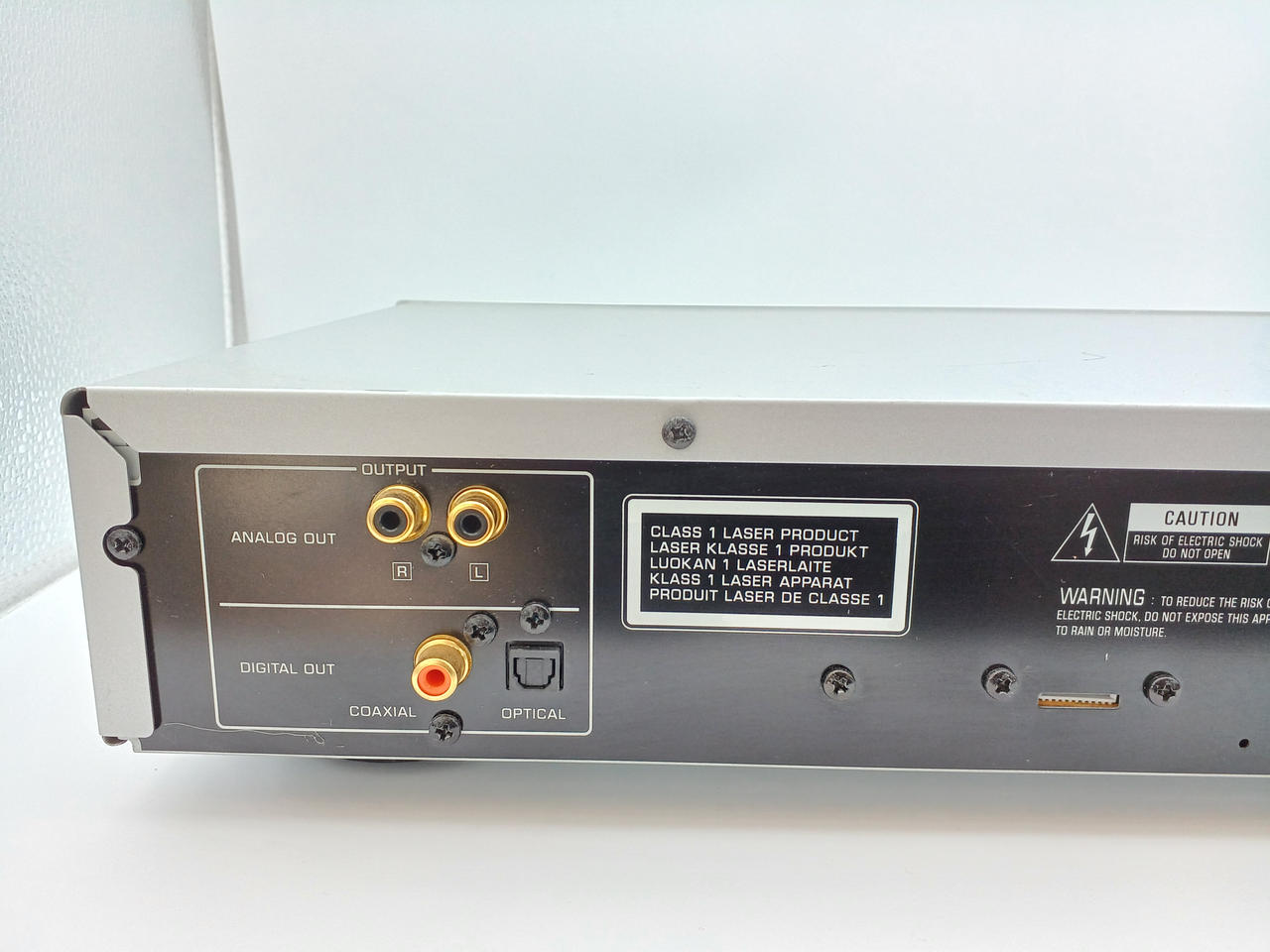 YAMAHA CDプレーヤー　CD-S300 ラックマウント付きです。 ヤマハ | CD-S300RK - CDプレーヤー - 概要