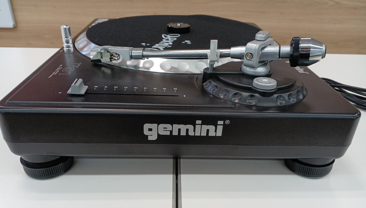 ジェミニ　gemini TT02 ターンテーブル ２つ Gemini TT-02 | DJ Turntables | DJ Equipments | 123dj.com