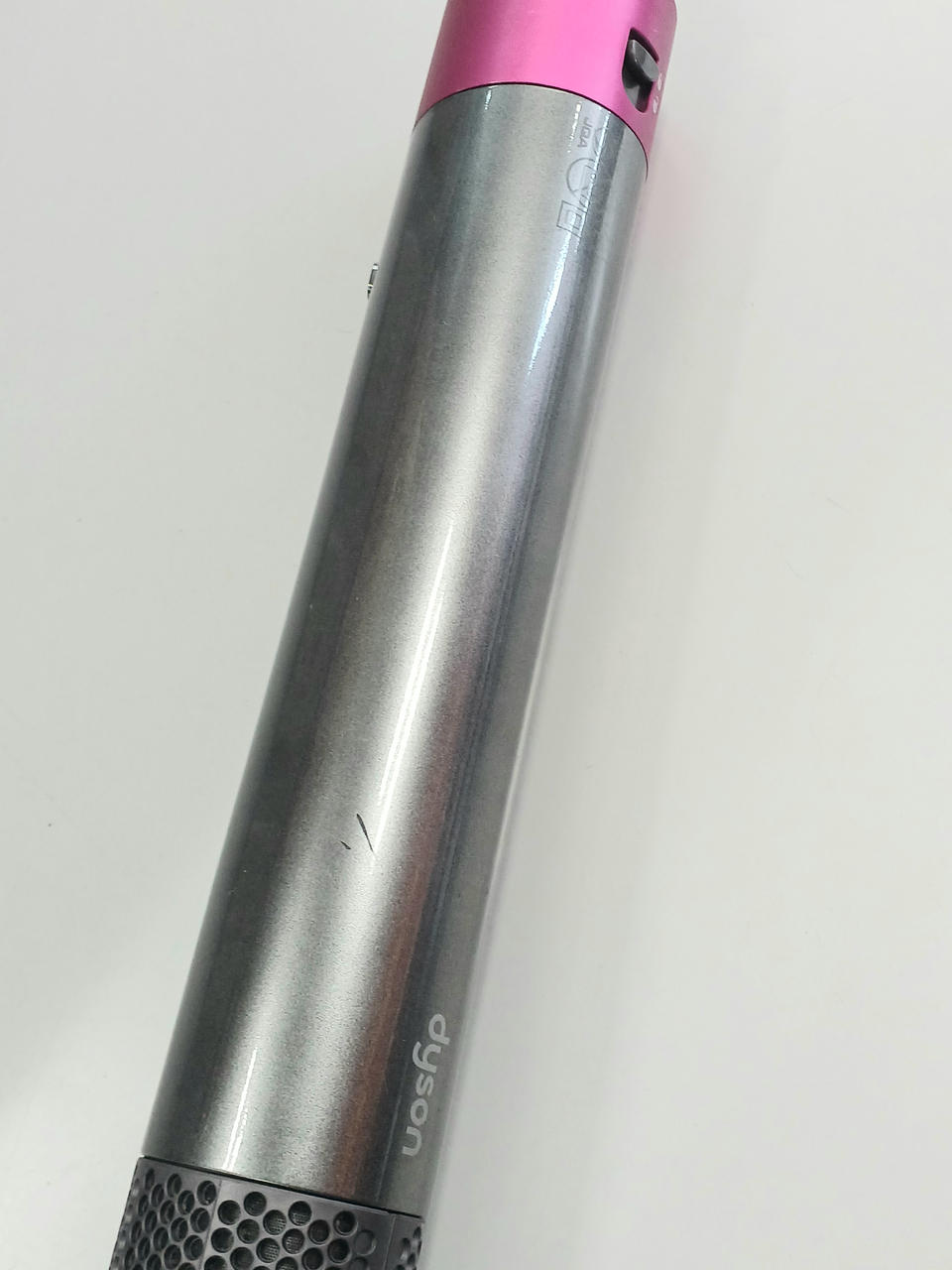 本体にキズがあります