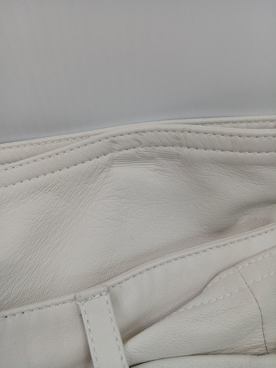 ハンガー跡あり