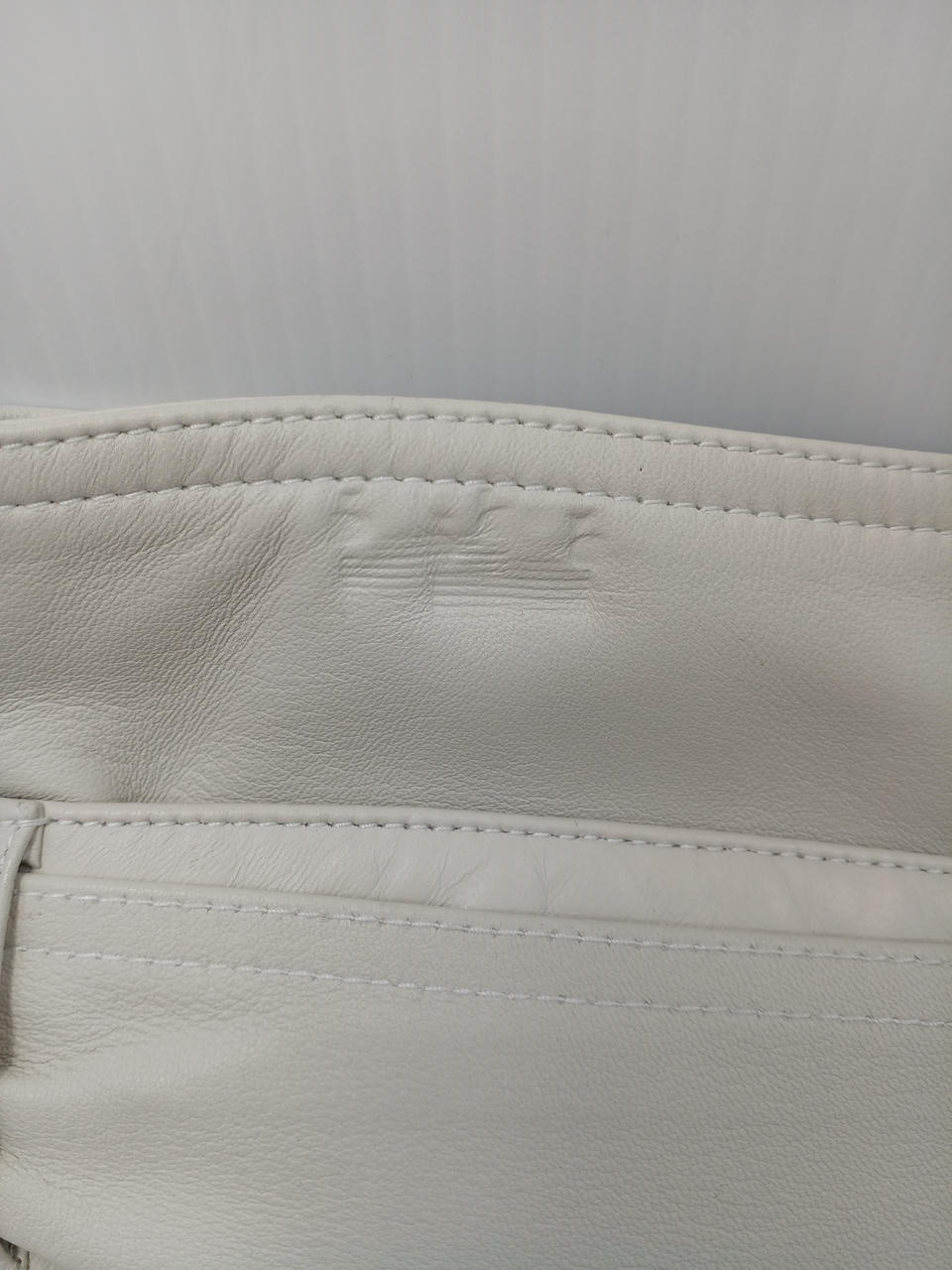 ハンガー跡あり