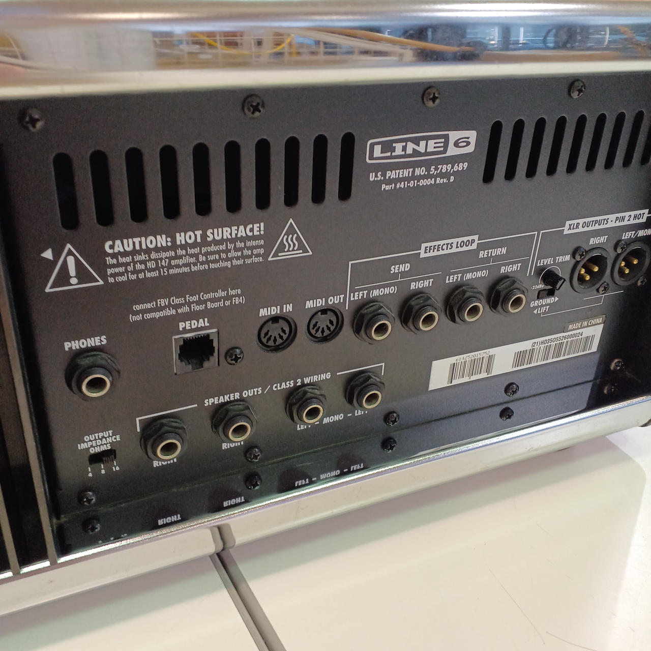 LINE 6 ベース用アンプ75w 中古 LINE 6 ベース用アンプ75w 中古 LINE 6