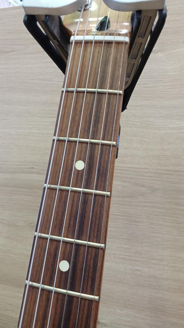 フレットの減りはほぼありません。