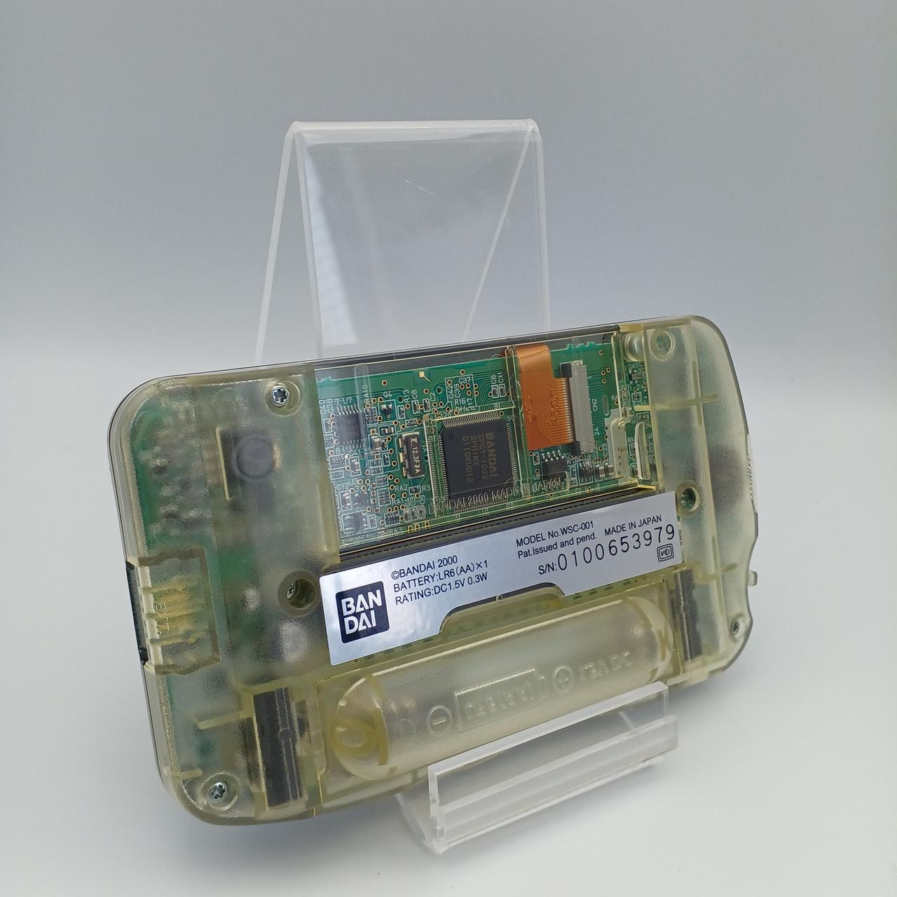 背面クリアの部分が全体的に黄ばみあり