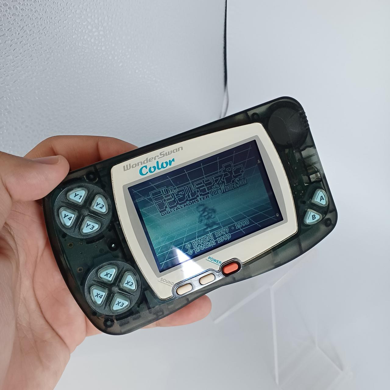 プレイは大丈夫です。輝度調節も効きます。