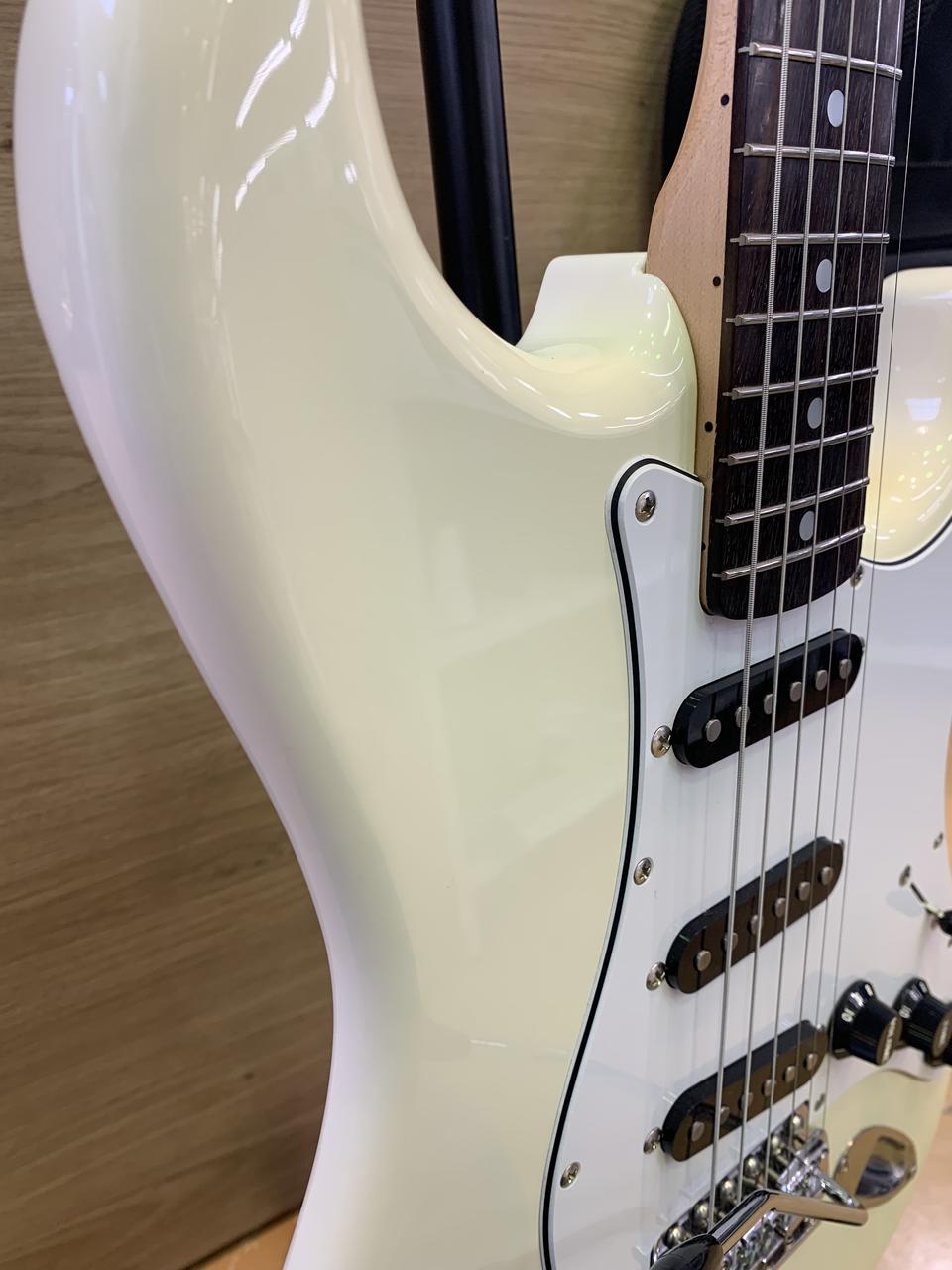 実際の色味に近いのがこの画像です。