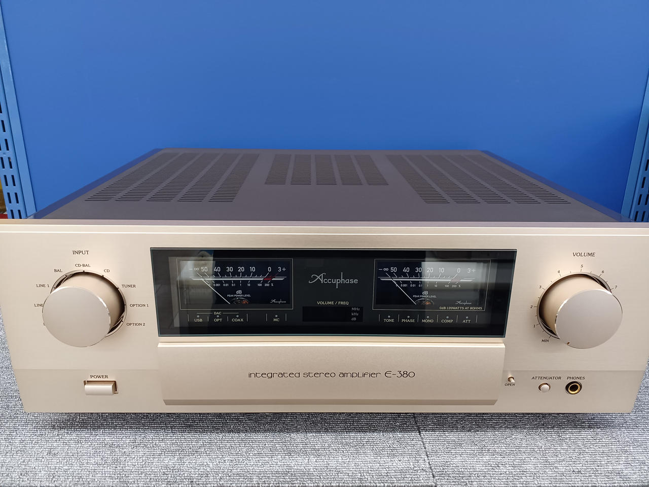 ACCUPHASE 型番：E-380【メンテナンス済】 プリメインアンプ 550,000円