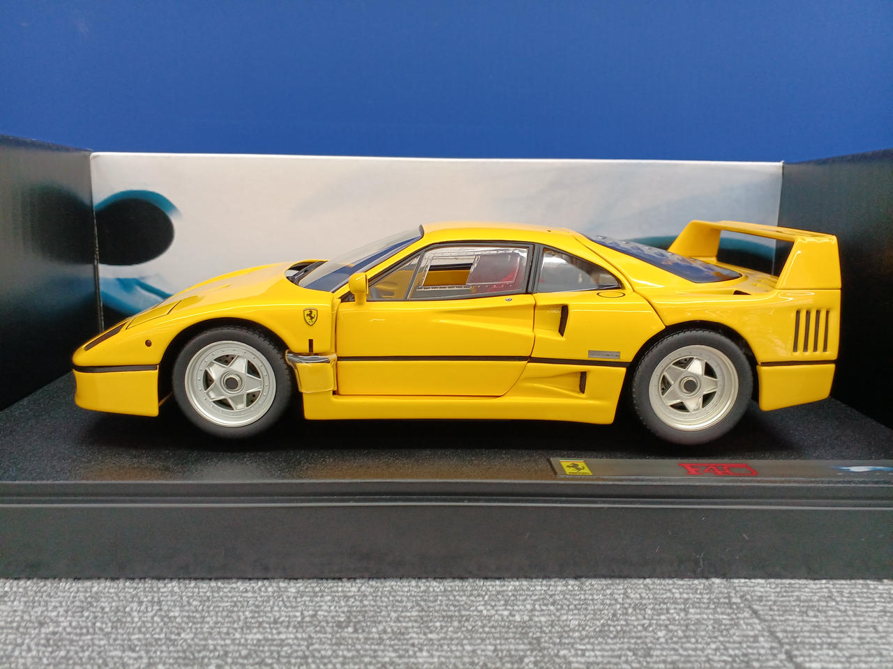 未開封 1/18 Hot Wheels Elite フェラーリ F40 イエロー