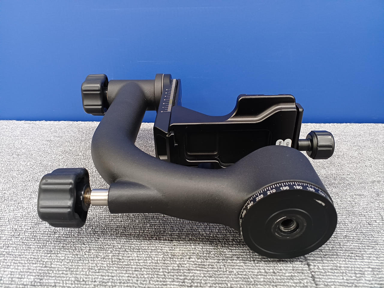 ほぼ新品 BENRO GH-2 ジンバル式雲台  プレート付 Amazon | BENRO プロフォトテレヘッド ジンバル式雲台 GH2 | 雲