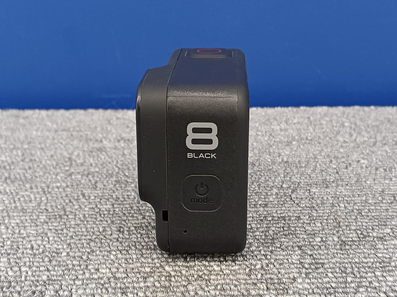 Gopro8 Black 64GBメモリー　充電バッテリー4個付き　手持ち付き Amazon.com : GoPro HERO8 Black Retail Bundle - Includes