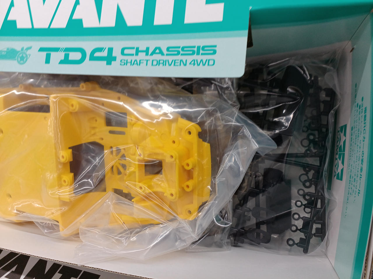 タミヤ 1/10 スーパーアバンテ 塗装済みボディ 未組立品 タミヤ 1/10RC