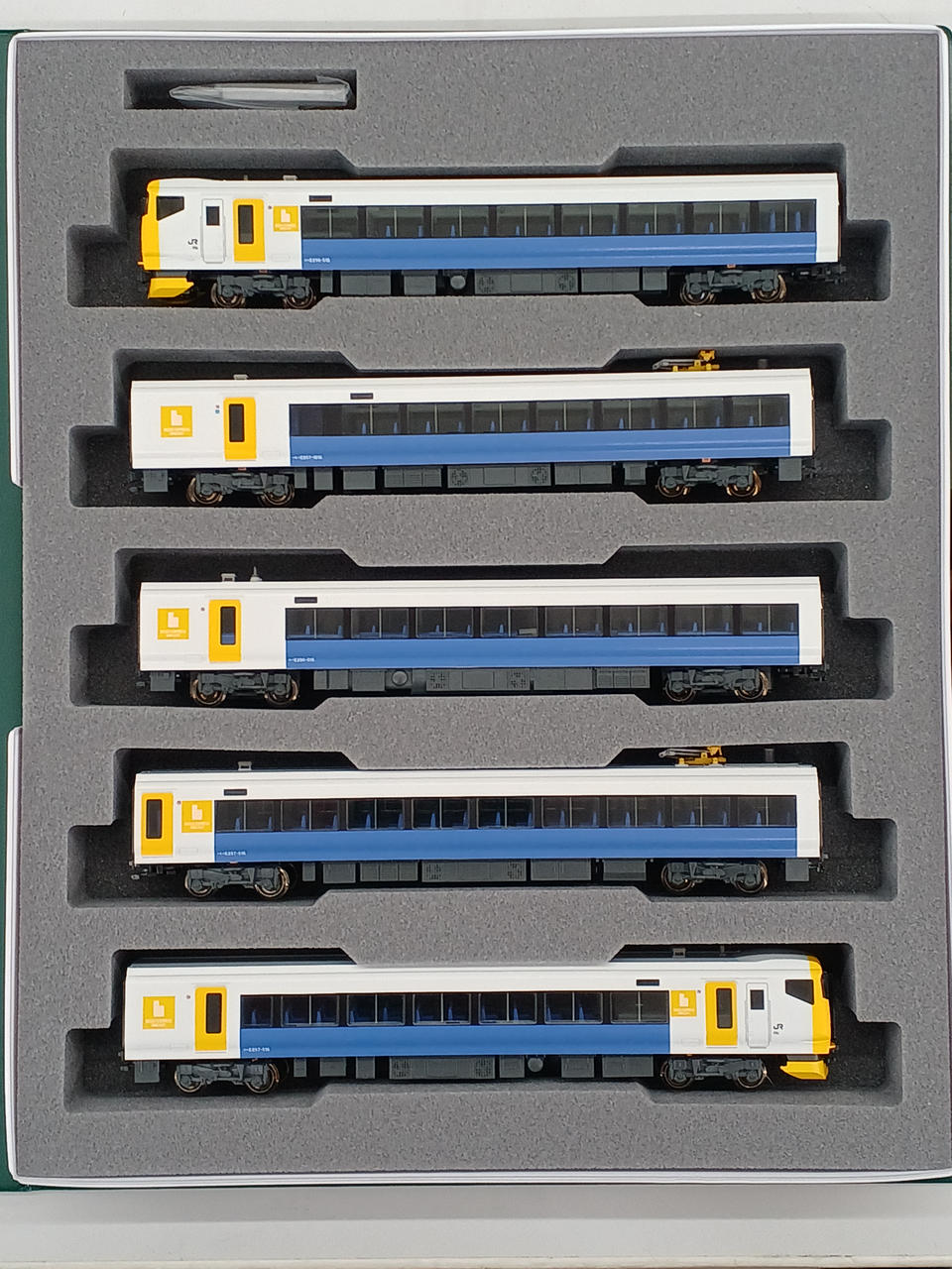 KATO 型番:10-1282 E257系500番台5両基本セット KATO 型番:10-1282 E257系500番台5両基本セット