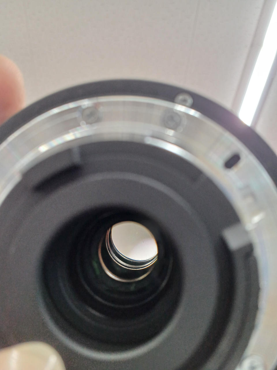 内部にホコリの混入があります。