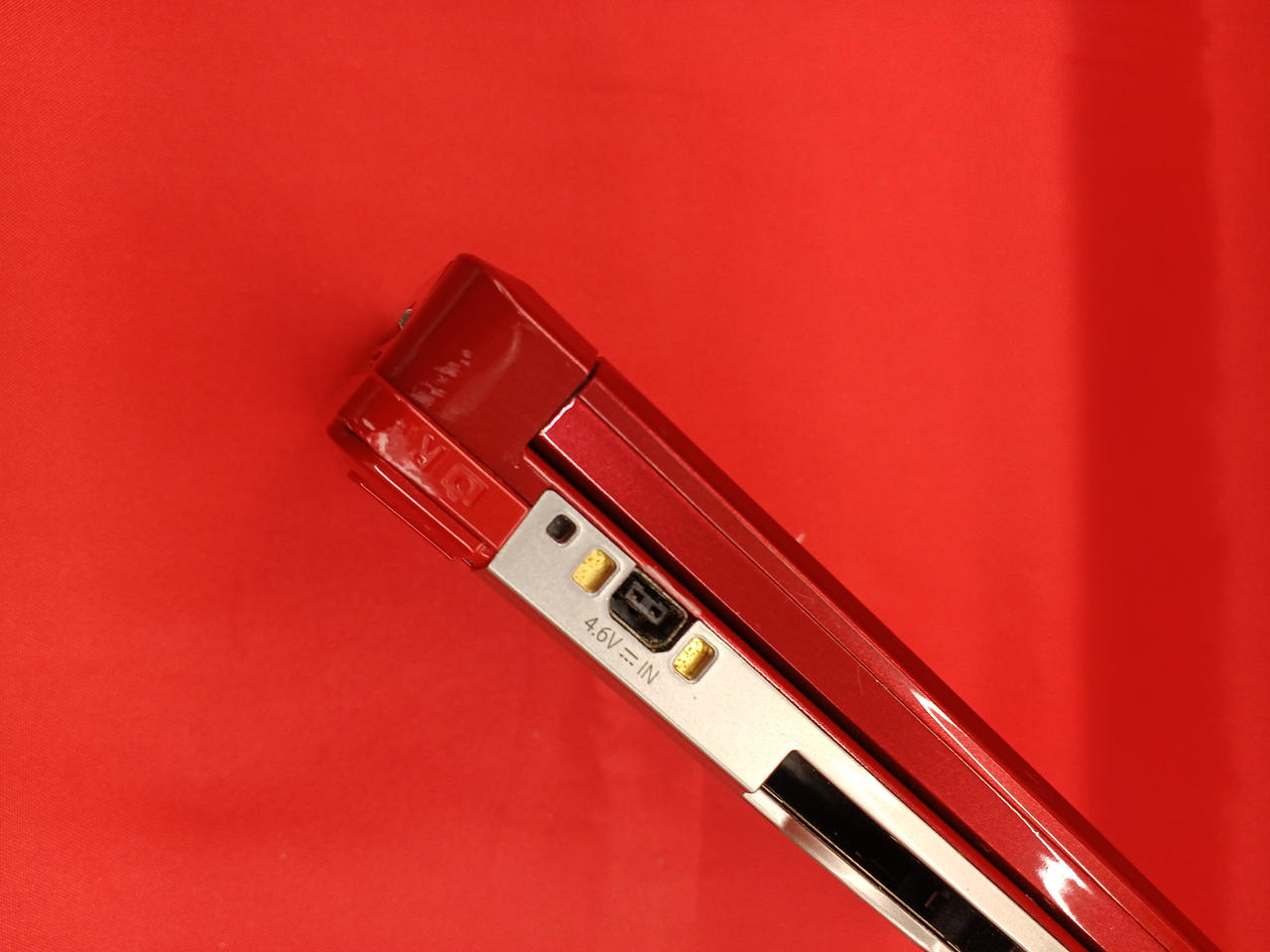 塗装の剥げがあります。