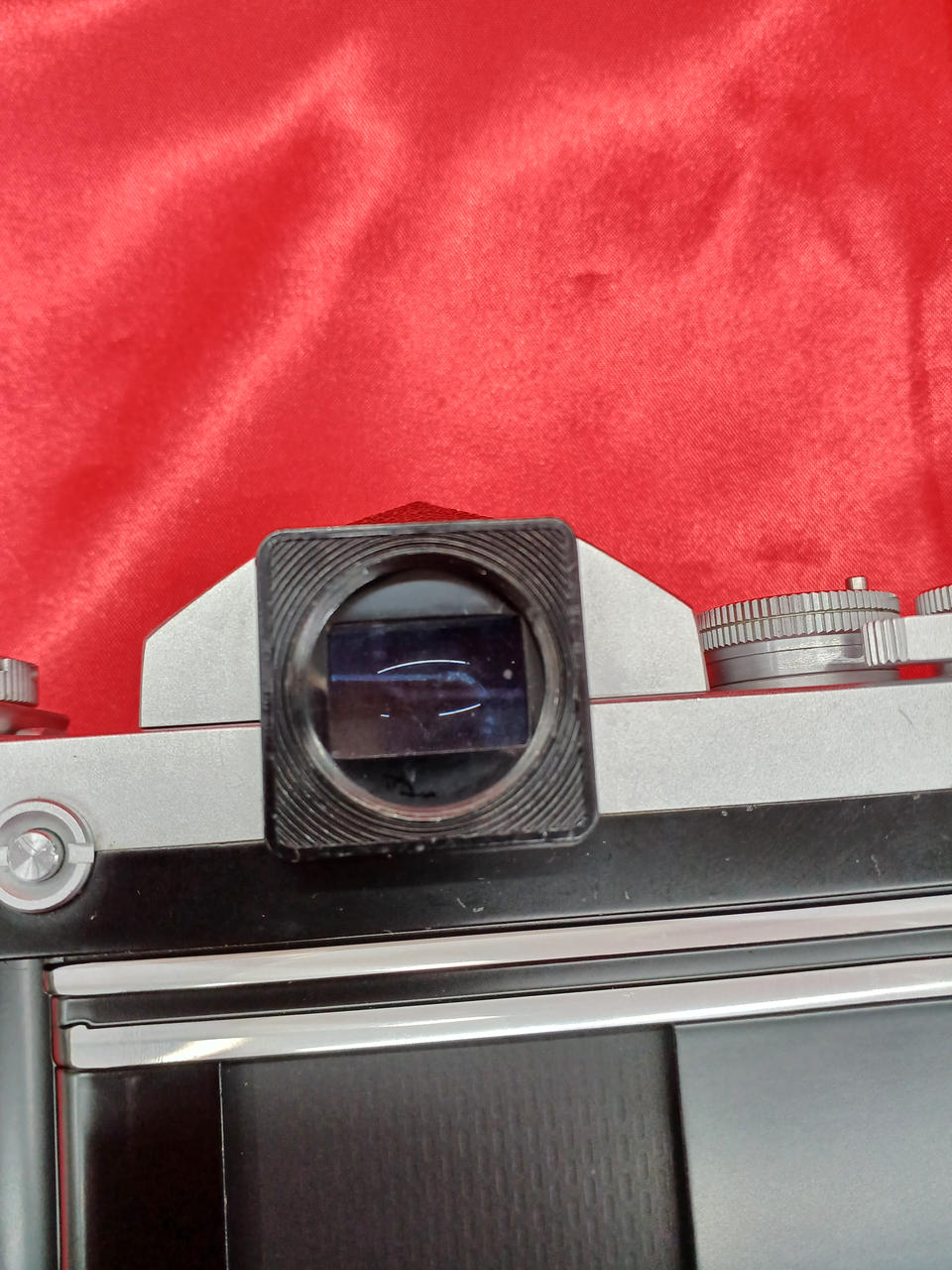 ファインダー内にゴミがあります。